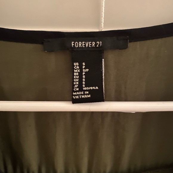 Elegant olive green blouse - Picture 2 of 2